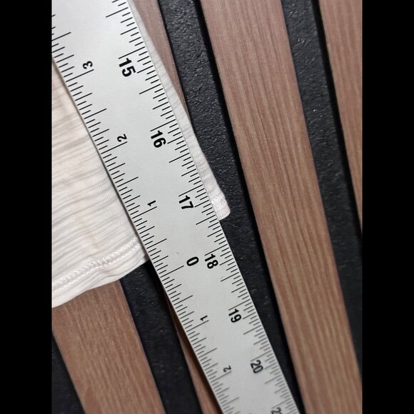 Lululemon Top 6 / 8 Womens White Heather Long Sleeve Asymmetrical Hem Crewneck - Picture 4 of 6